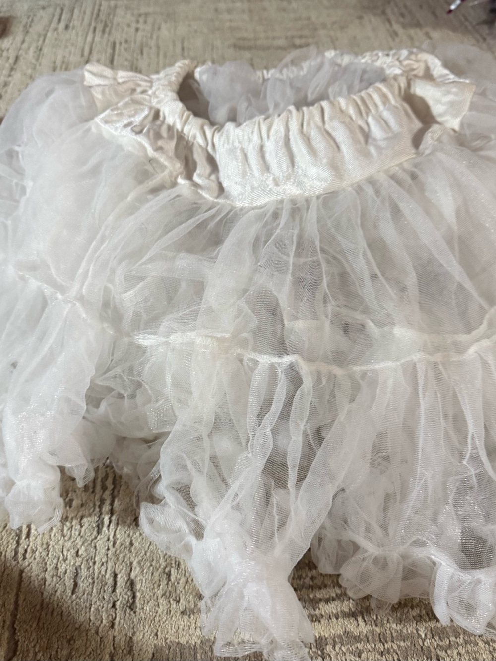 Halloween costume Woman’s netted tulle full skirt 1X white